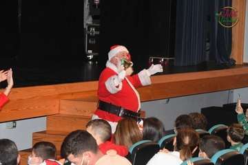 Papá Noel irrumpe en el Teatro de Telde/Francisco Javier Santana.