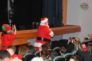 Papá Noel irrumpe en el Teatro de Telde/Francisco Javier Santana.