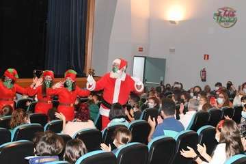 Papá Noel irrumpe en el Teatro de Telde/Francisco Javier Santana.
