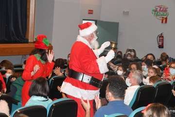 Papá Noel irrumpe en el Teatro de Telde/Francisco Javier Santana.