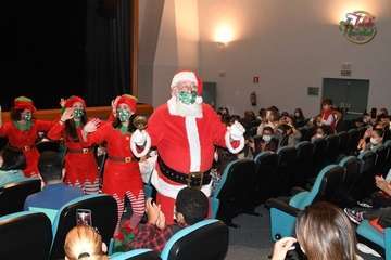 Papá Noel irrumpe en el Teatro de Telde/Francisco Javier Santana.