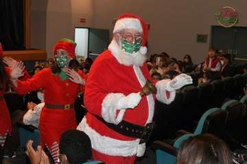 Papá Noel irrumpe en el Teatro de Telde/Francisco Javier Santana.