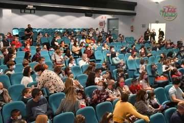 Papá Noel irrumpe en el Teatro de Telde/Francisco Javier Santana.