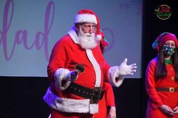 Papá Noel irrumpe en el Teatro de Telde/Francisco Javier Santana.