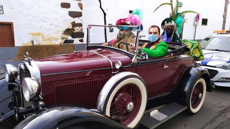 Sus Majestades de Oriente saludarán a las familias teldenses desde coches antiguos / TA