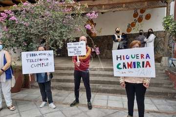 La demanda de fibra óptica motivó este sábado una concentración ciudadana en La Higuera Canaria/TA.