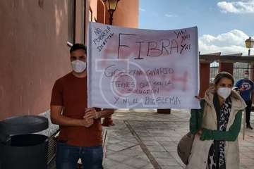 La demanda de fibra óptica motivó este sábado una concentración ciudadana en La Higuera Canaria/TA.