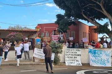 La demanda de fibra óptica motivó este sábado una concentración ciudadana en La Higuera Canaria/TA.