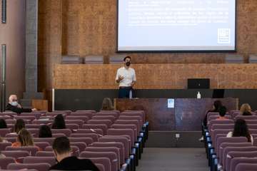  Josep Bordón, de la empresa Eliben (Telde), imparte una ponencia en la ULPGC/TA.