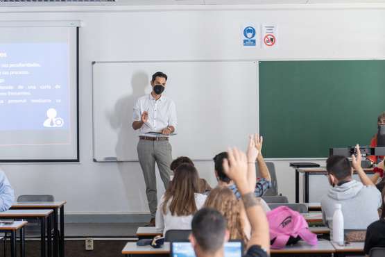  Josep Bordón, de la empresa Eliben (Telde), imparte una ponencia en la ULPGC/TA.