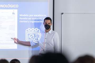  Josep Bordón, de la empresa Eliben (Telde), imparte una ponencia en la ULPGC/TA.