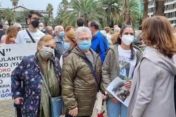 Concentración en la capital con presencia de teldenses para pedir que se siga buscando a Manuel Navarro/TA.