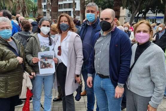 Concentración en la capital con presencia de teldenses para pedir que se siga buscando a Manuel Navarro/TA.