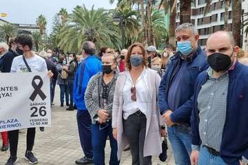 Concentración en la capital con presencia de teldenses para pedir que se siga buscando a Manuel Navarro/TA.