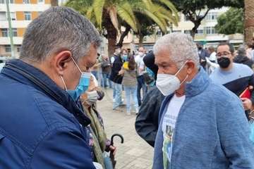 Concentración en la capital con presencia de teldenses para pedir que se siga buscando a Manuel Navarro/TA.