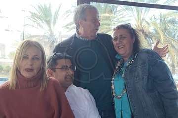 El exconcejal Antonio Benítez recibe el reconocimiento de amigos y familiares en su 80 aniversario/TA.