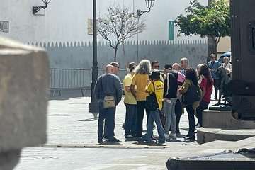 Sólo 15 personas se concentran en apoyo al padre Báez frente a la Catedral/TA.