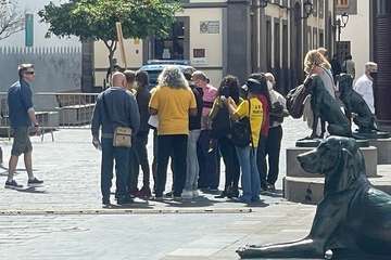 Sólo 15 personas se concentran en apoyo al padre Báez frente a la Catedral/TA.