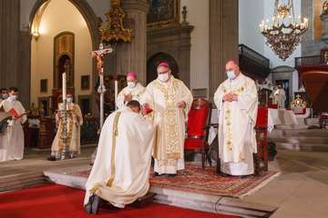 Ordenación de Cristóbal Déniz como primer obispo auxiliar de Canarias/Cober/Canarias y Acfi Pres.