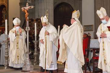 Ordenación de Cristóbal Déniz como primer obispo auxiliar de Canarias/Cober/Canarias y Acfi Pres.