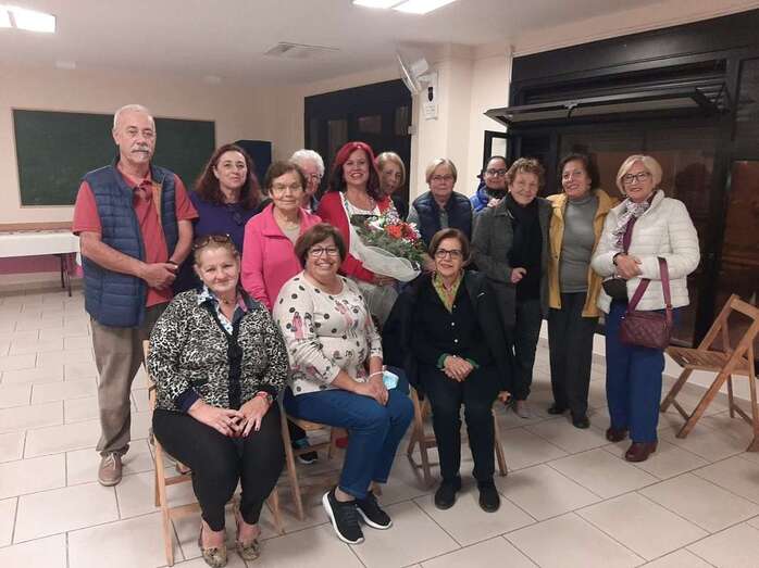 Miembros de la nueva directiva con la presidenta saliente/TA.