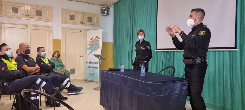 Miembros de la Policía Nacional durante su intervención en las jornadas de este sábado/TA.