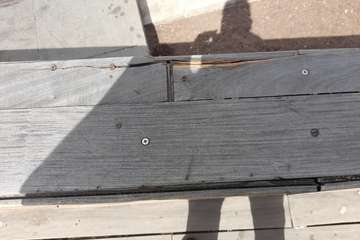 Deterioro galopante de la escalinata entre la calle Margarita y el paseo marítimo de La Garita/TA.