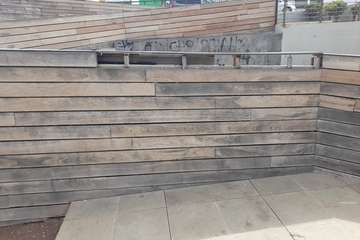 Deterioro galopante de la escalinata entre la calle Margarita y el paseo marítimo de La Garita/TA.