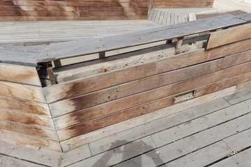 Deterioro galopante de la escalinata entre la calle Margarita y el paseo marítimo de La Garita/TA.