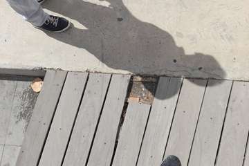 Deterioro galopante de la escalinata entre la calle Margarita y el paseo marítimo de La Garita/TA.