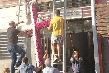 Telde se aferra al tradicional enrame de las cruces/TA, Francisco Javier Santana y Antonio Alí.