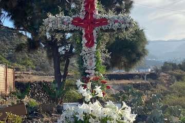 Telde se aferra al tradicional enrame de las cruces/TA, Francisco Javier Santana y Antonio Alí.