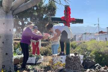 Telde se aferra al tradicional enrame de las cruces/TA, Francisco Javier Santana y Antonio Alí.