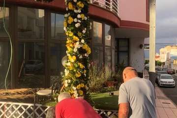 Telde se aferra al tradicional enrame de las cruces/TA, Francisco Javier Santana y Antonio Alí.