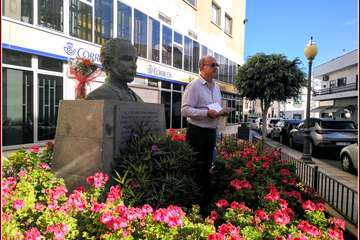 Ofrenda floral en Telde, en homenaje al poeta José Martí/Ildefonso Rodríguez.
