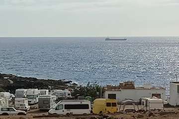 Quejas por la presencia constante de caravanas y campistas en Hoya del Pozo/TA.