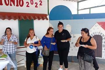 San Antonio (Telde) degusta postres y prepara sus tronos para la procesión dominical/TA.