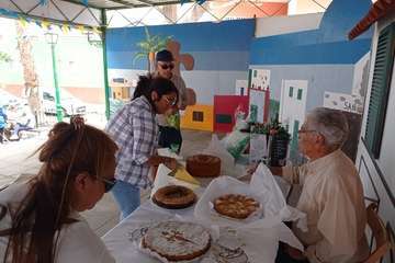 San Antonio (Telde) degusta postres y prepara sus tronos para la procesión dominical/TA.