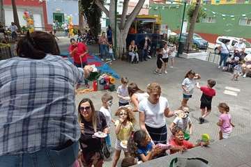 San Antonio (Telde) degusta postres y prepara sus tronos para la procesión dominical/TA.