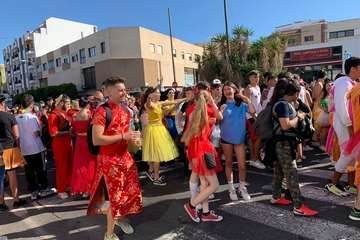 Una marea humana 'canta' al Carnaval por las calles de Telde/TA, Jesús Ruiz Mesa, Francisco Javier Santana, Antonio Alí y C7..