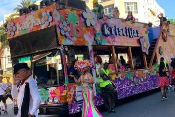 Una marea humana 'canta' al Carnaval por las calles de Telde/TA, Jesús Ruiz Mesa, Francisco Javier Santana, Antonio Alí y C7..