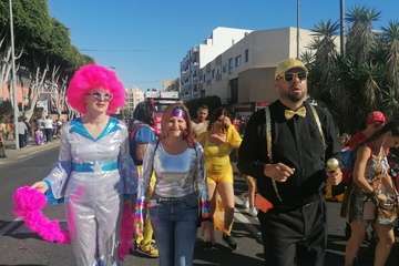 Una marea humana 'canta' al Carnaval por las calles de Telde/TA, Jesús Ruiz Mesa, Francisco Javier Santana, Antonio Alí y C7..