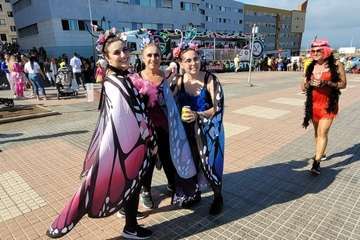 Una marea humana 'canta' al Carnaval por las calles de Telde/TA, Jesús Ruiz Mesa, Francisco Javier Santana, Antonio Alí y C7..