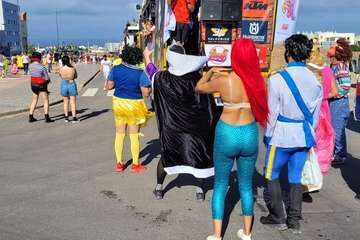 Una marea humana 'canta' al Carnaval por las calles de Telde/TA, Jesús Ruiz Mesa, Francisco Javier Santana, Antonio Alí y C7..