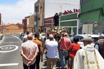 Misa, procesión religiosa y verbena del solajero en San Antonio de Telde/TA.