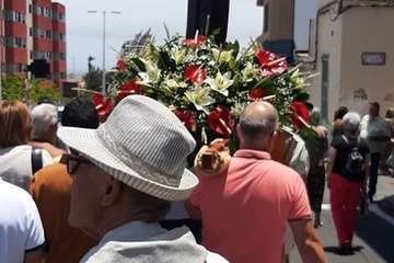 Misa, procesión religiosa y verbena del solajero en San Antonio de Telde/TA.
