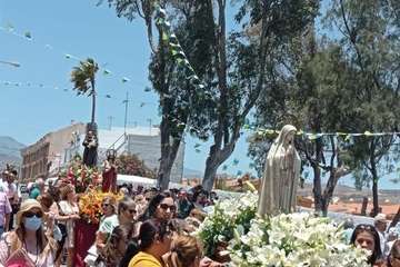 Misa, procesión religiosa y verbena del solajero en San Antonio de Telde/TA.