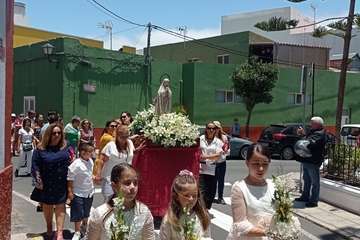 Misa, procesión religiosa y verbena del solajero en San Antonio de Telde/TA.