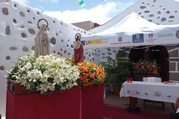 Misa, procesión religiosa y verbena del solajero en San Antonio de Telde/TA.