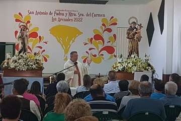 El barrio de Los Arenales saca en procesión a sus patronos San Antonio y la Virgen del Carmen/TA.